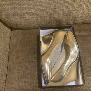 New Nine West Gold Wedges Size 8 Womens